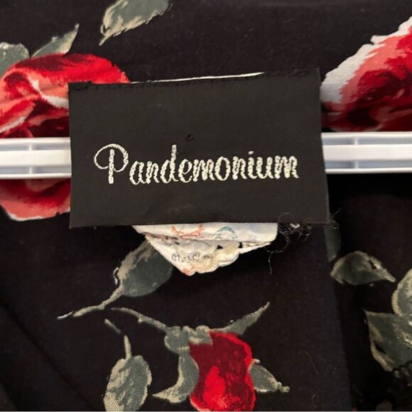 90s vintage black short sleeve romper rose print - Picture 7 of 11